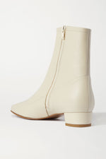 Este White Leather Ankle Boots